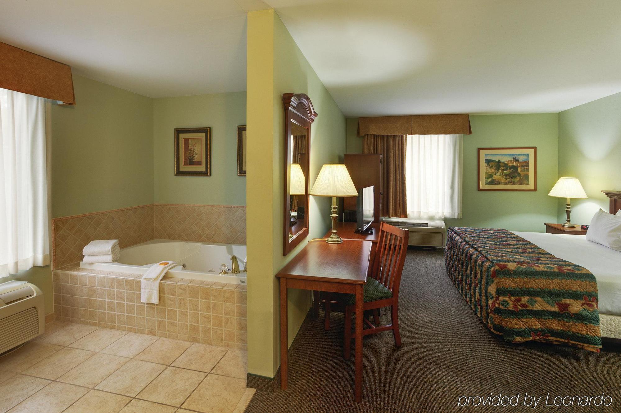 La Quinta Inn By Wyndham Radford Eksteriør bilde
